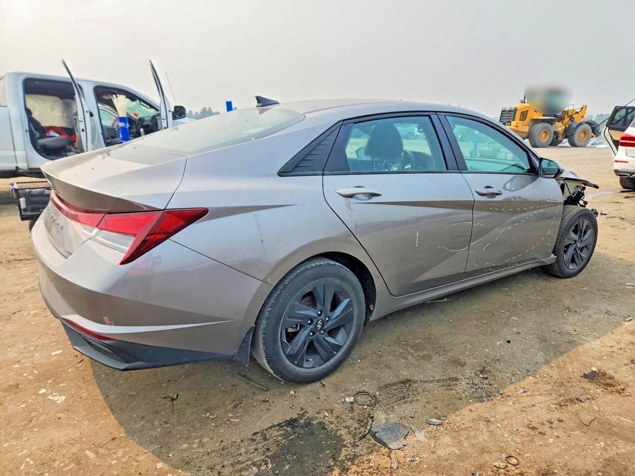 2023 Hyundai Elantra Sel - Фото 3
