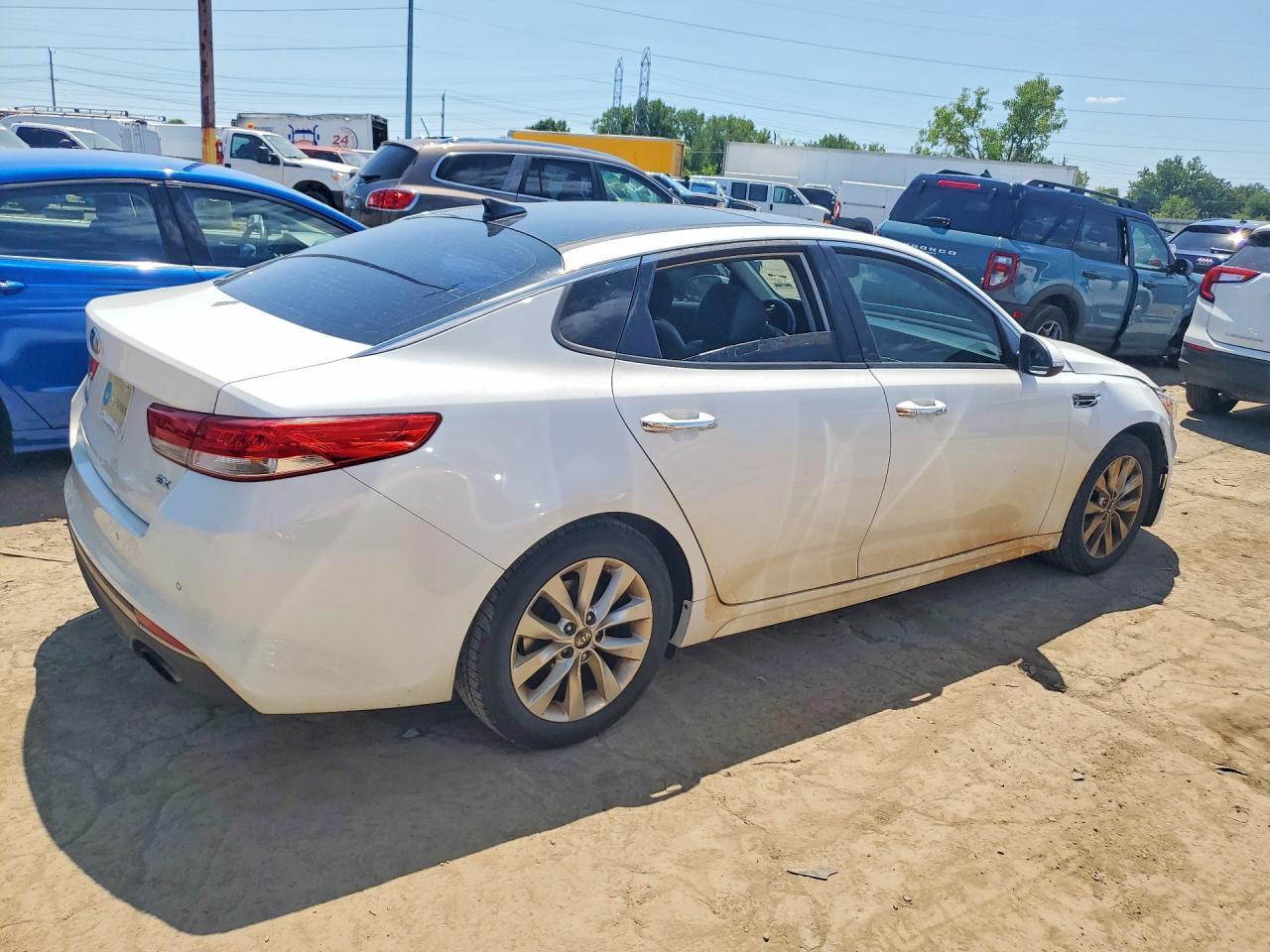 2016 Kia Optima Ex - Фото 3