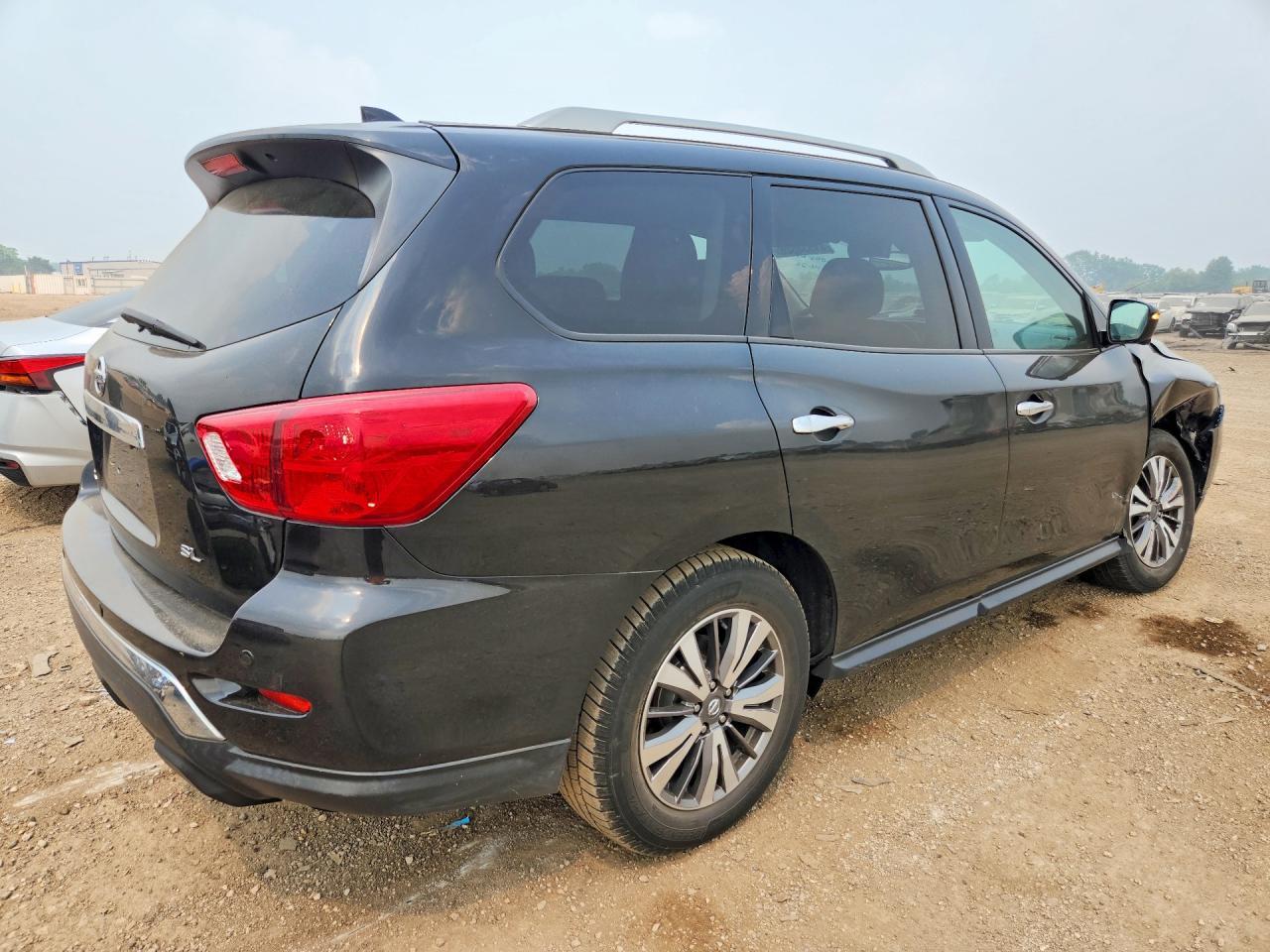 2019 Nissan Pathfinder Sl - Image 3