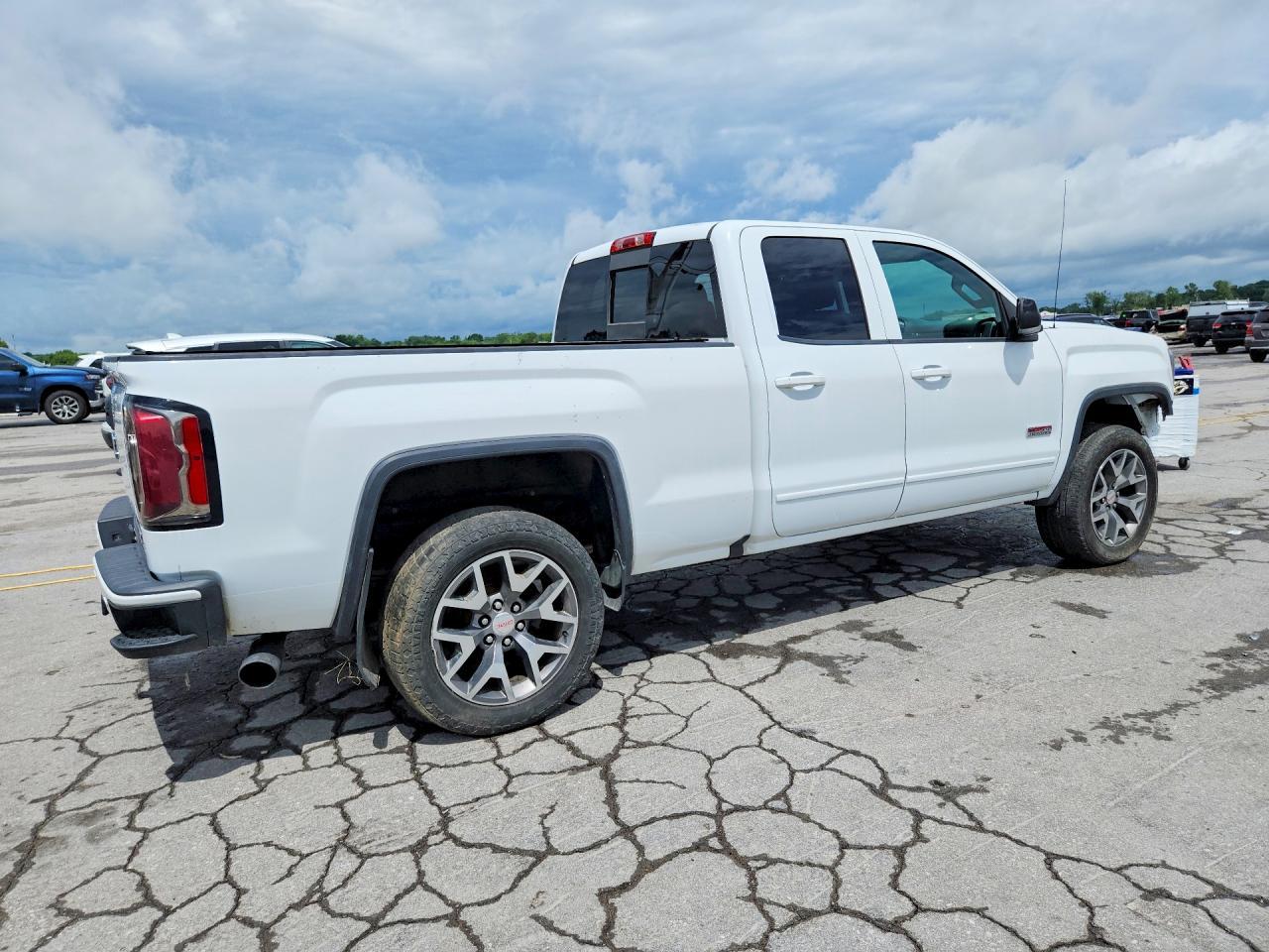 2018 GMC Sierra K1500 Slt - Image 3