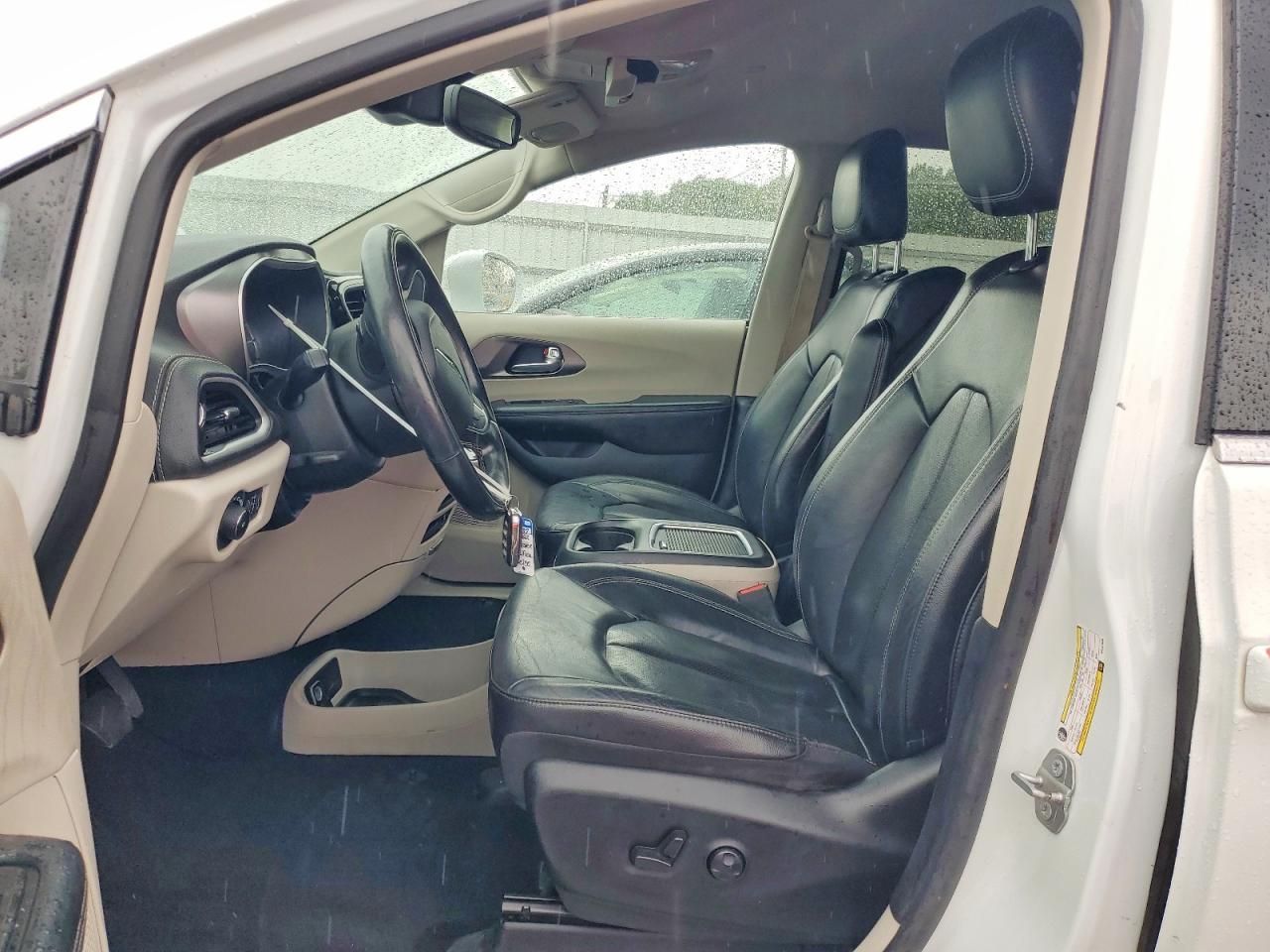 2022 Chrysler Pacifica Hybrid Touring L - Фото 7