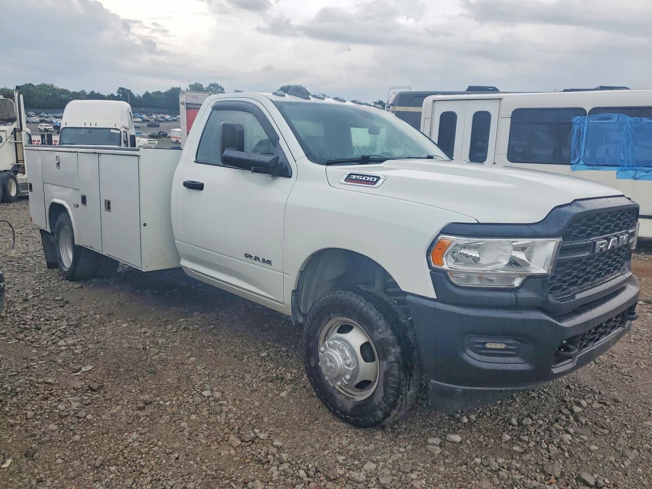 2022 Ram 3500 - Image 4