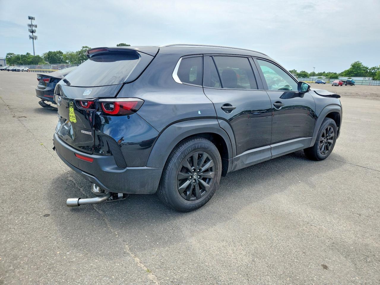 2023 Mazda Cx-50 Preferred Plus - Image 3