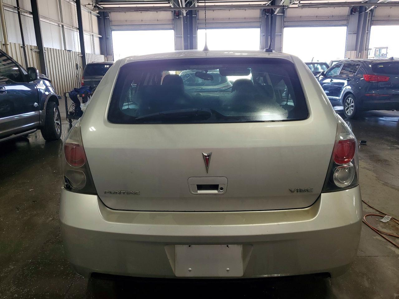 2010 Pontiac Vibe - Фото 6