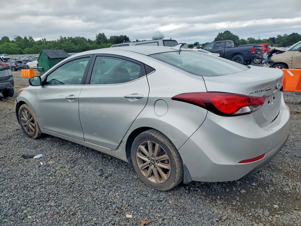 2015 Hyundai Elantra Se - Image 3