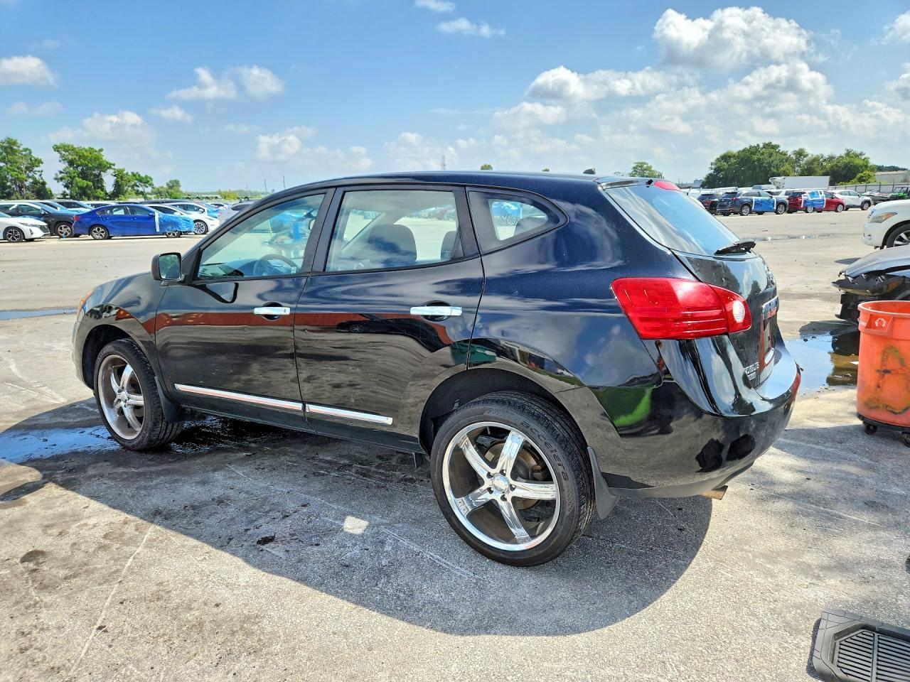 2014 Nissan Rogue Select S - Фото 2