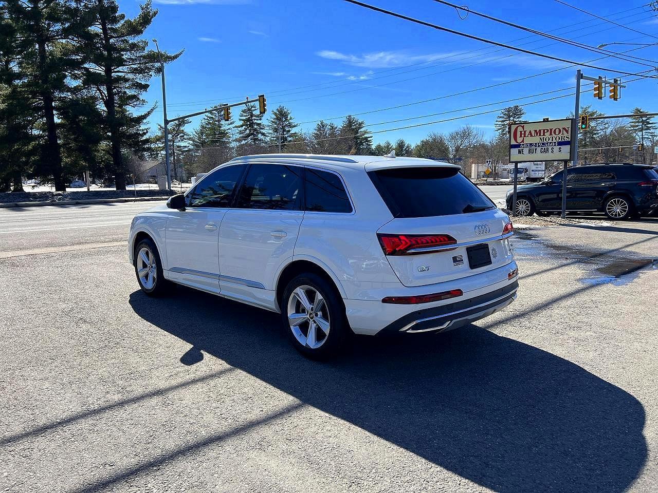 2023 Audi Q7 Premium - Image 3