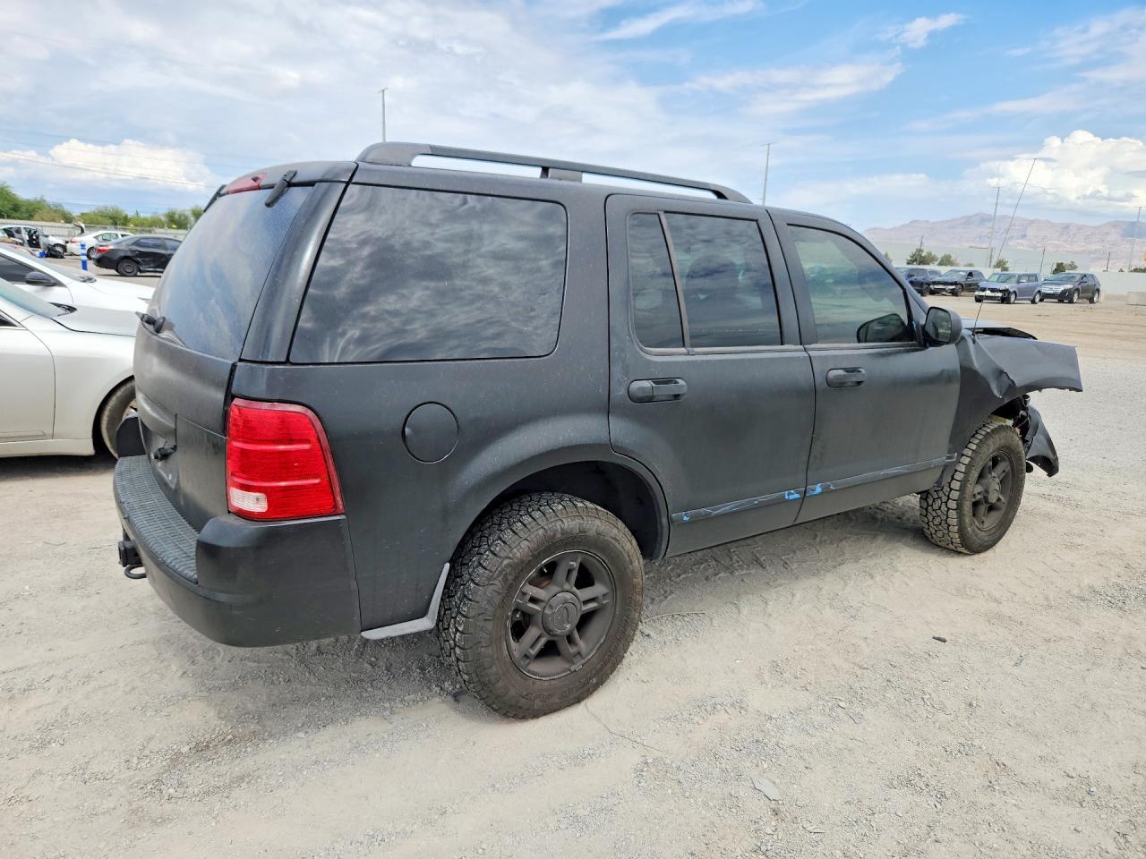 2004 Ford Explorer Xlt - Image 3