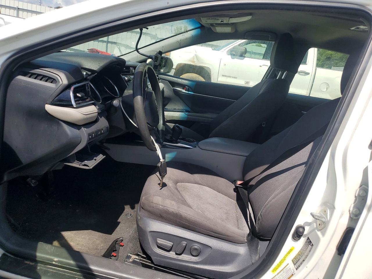 2018 Toyota Camry Le - Image 7