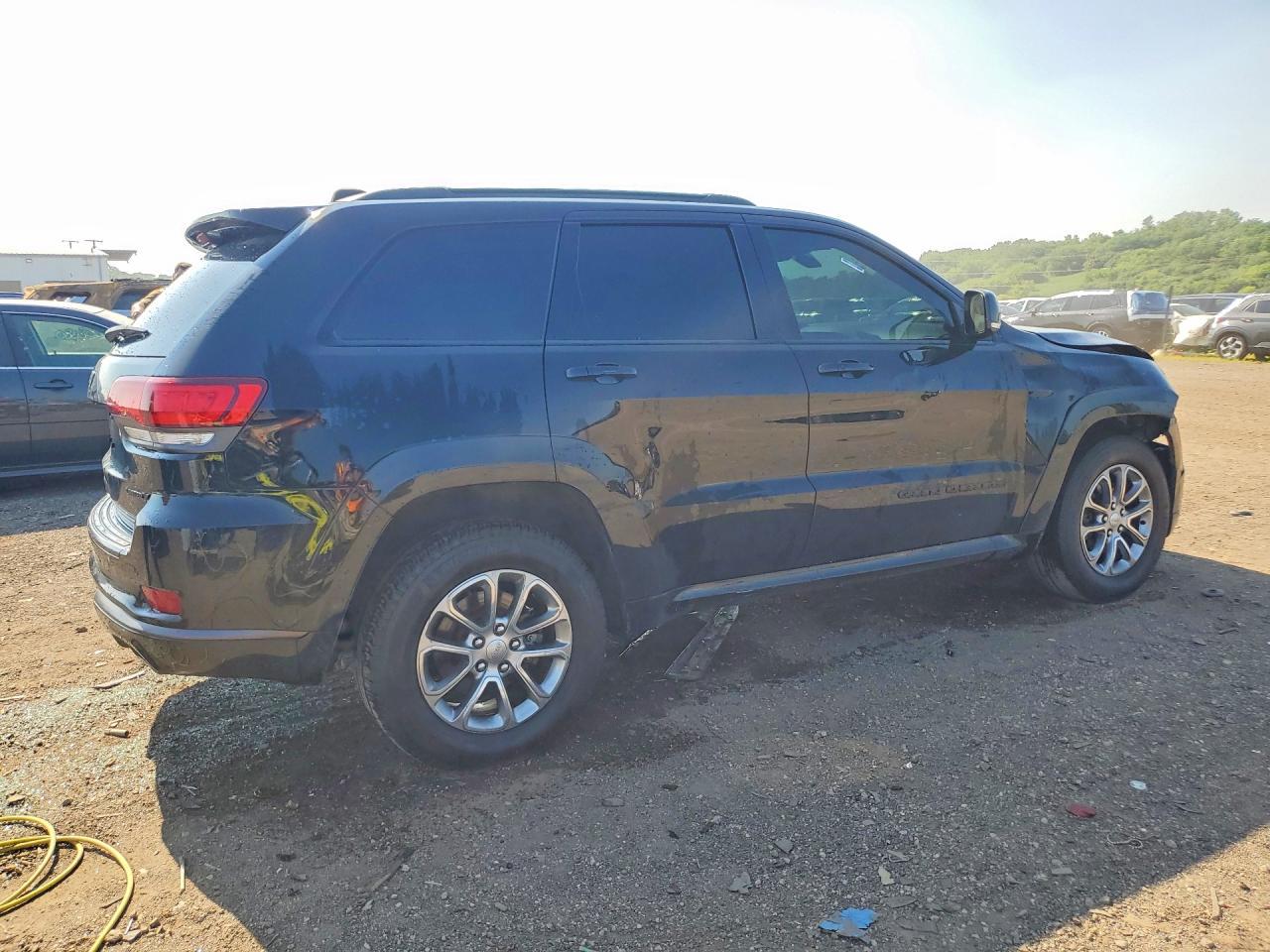 2019 Jeep Grand Cherokee Limited - Image 3