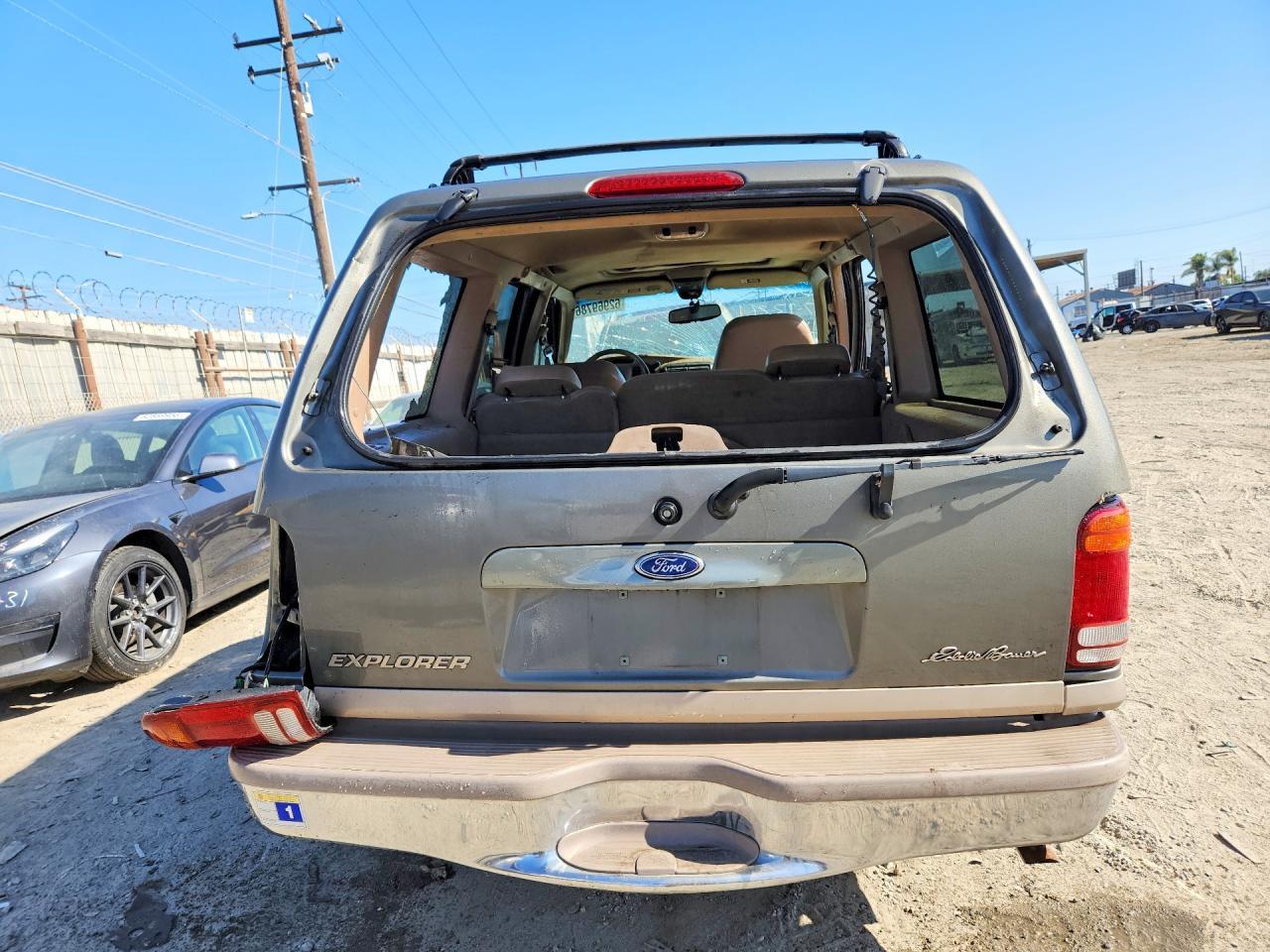 2000 Ford Explorer Eddie Bauer - Image 6