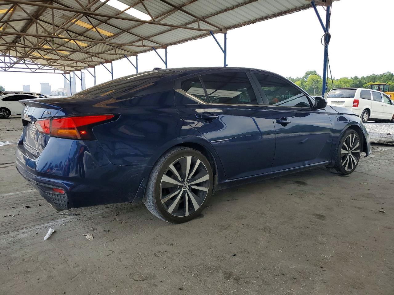2020 Nissan Altima Sr - Image 3