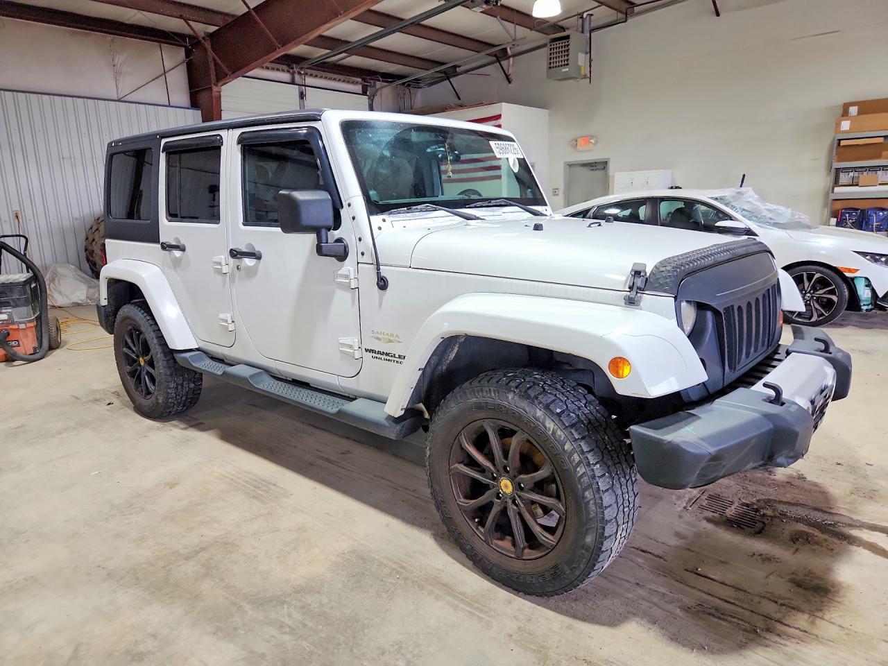 2013 Jeep Wrangler Unlimited Sahara - Image 4