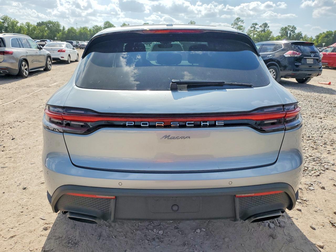 2026 Porsche Macan Base - Image 6