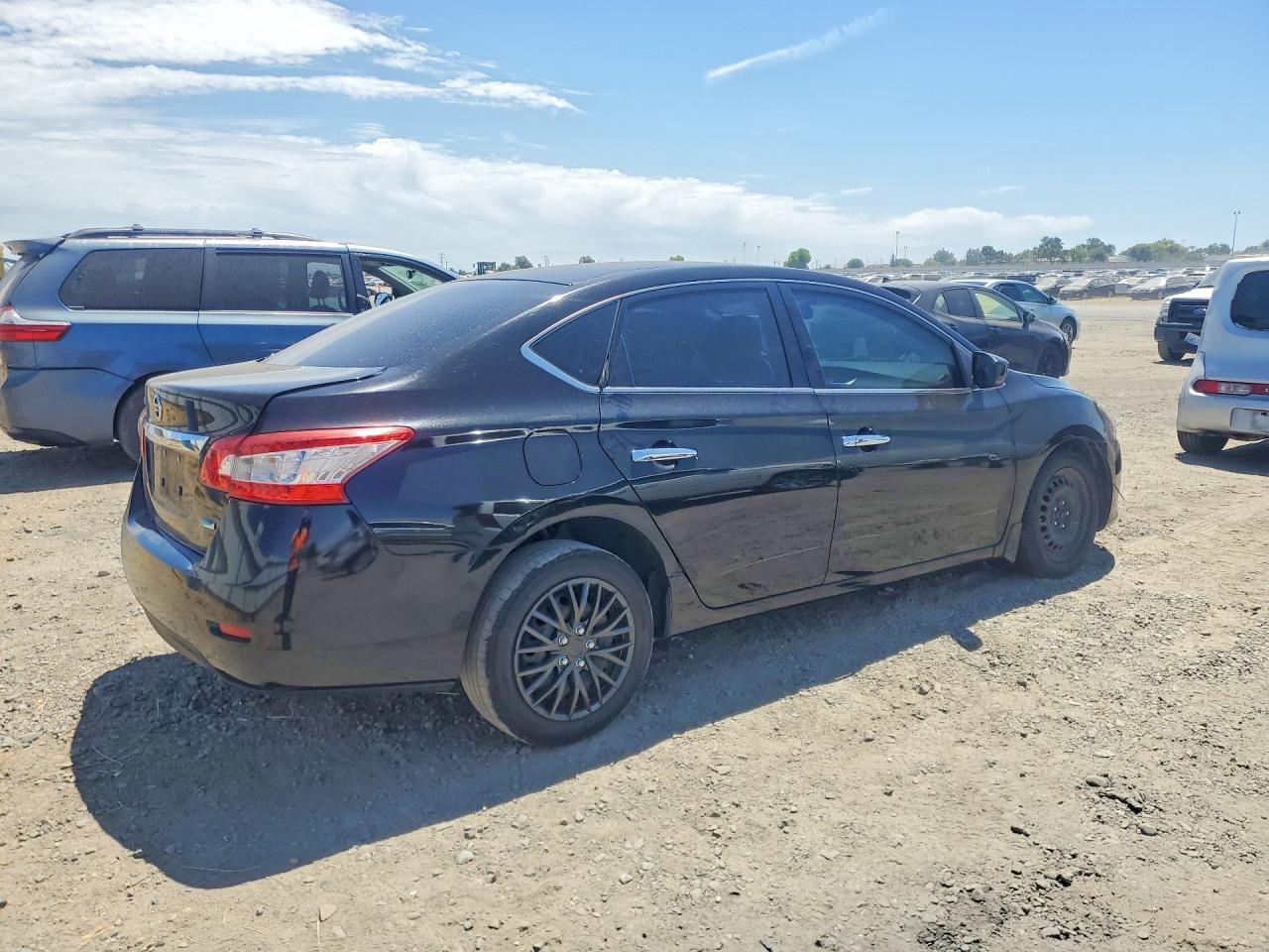 2014 Nissan Sentra S - Фото 3