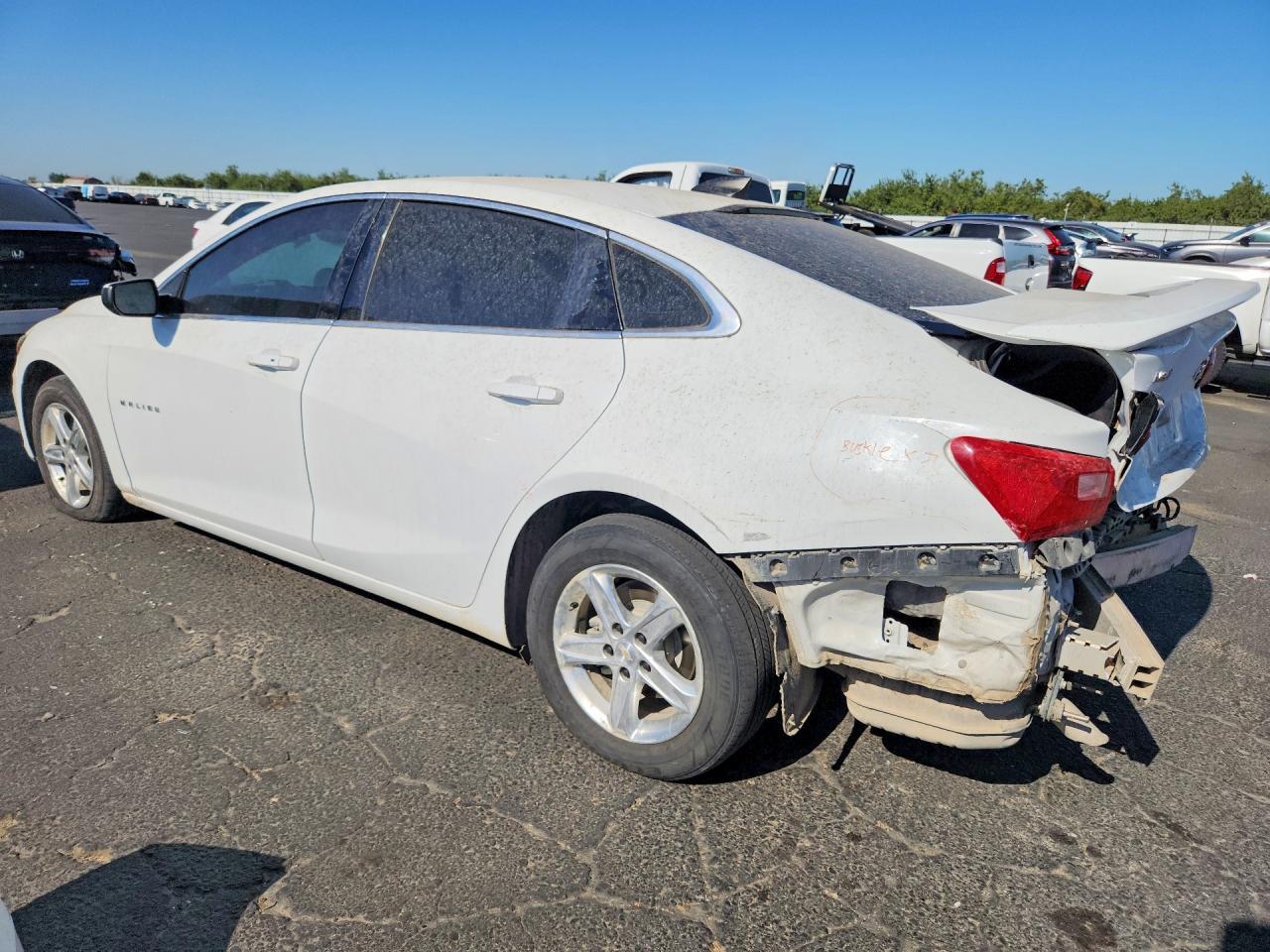 2021 Chevrolet Malibu Ls - Фото 2