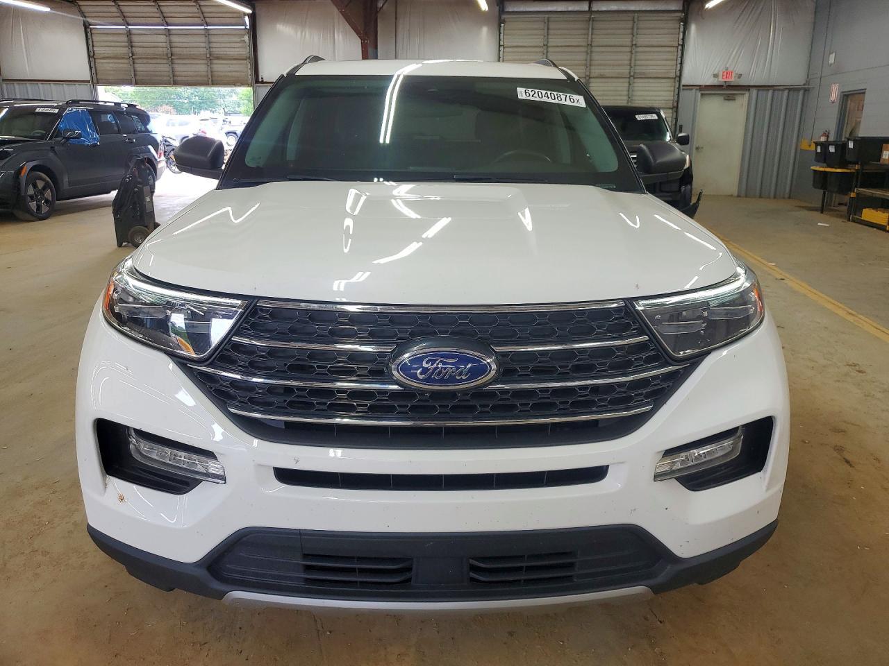 2023 Ford Explorer Xlt - Фото 5