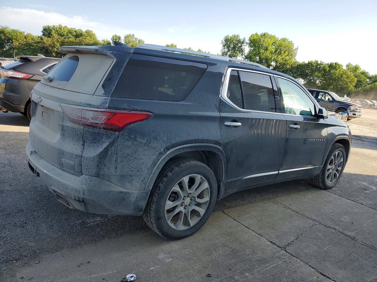 2018 Chevrolet Traverse Premier - Image 3