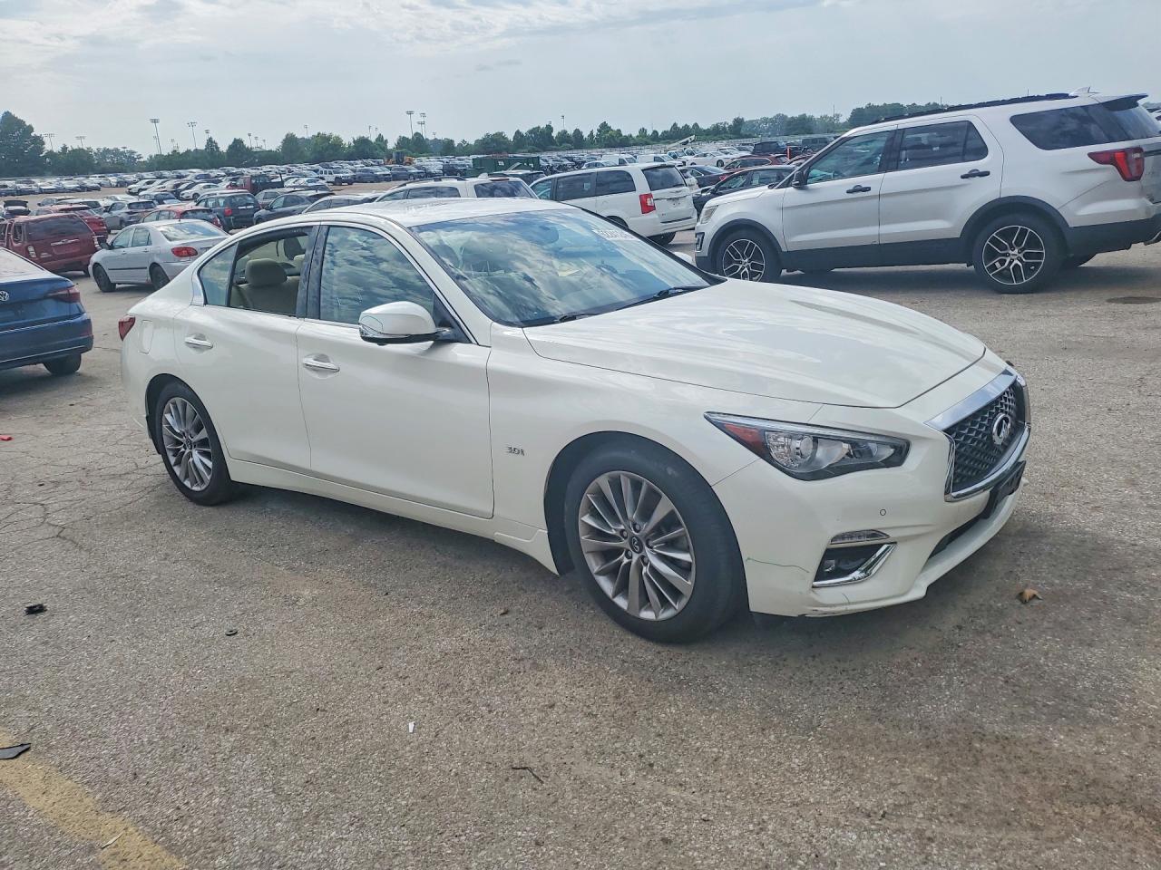2019 Infiniti Q50 3.0T Luxe - Фото 4