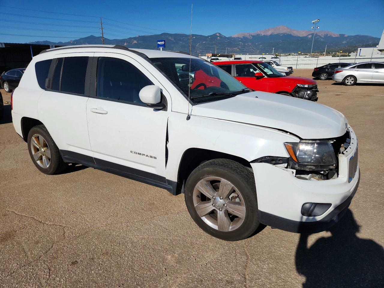 2016 Jeep Compass Latitude - Image 4