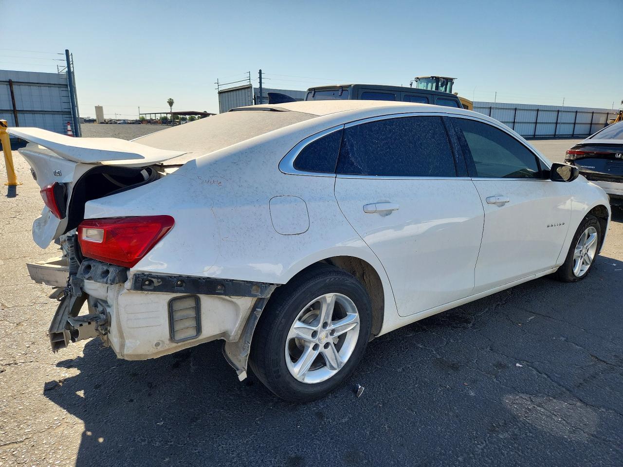 2021 Chevrolet Malibu Ls - Фото 3