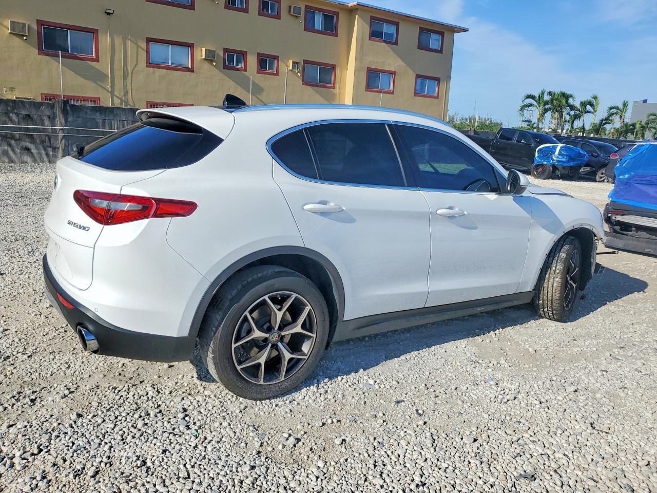 2019 Alfa Romeo Stelvio Ti - Фото 3