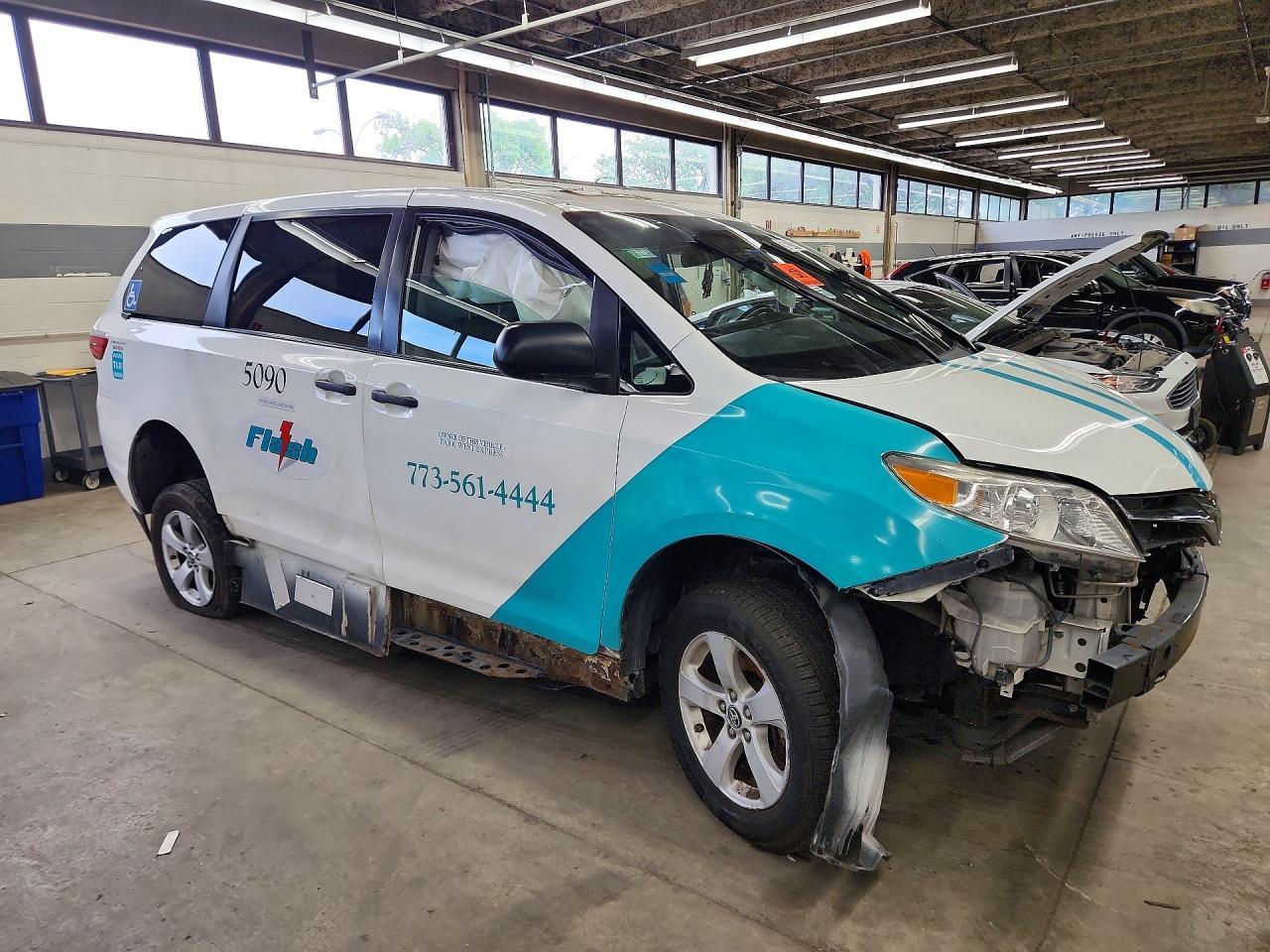 2020 Toyota Sienna L - Image 4