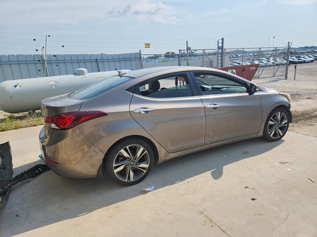 2015 Hyundai Elantra - Image 3