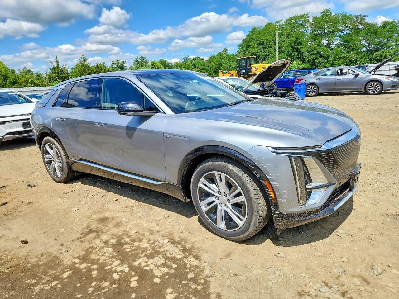 2024 Cadillac Lyriq Tech - Image 4