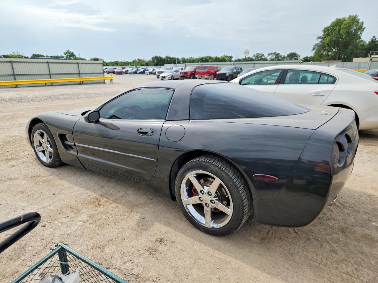 1998 Chevrolet Corvette - Фото 2
