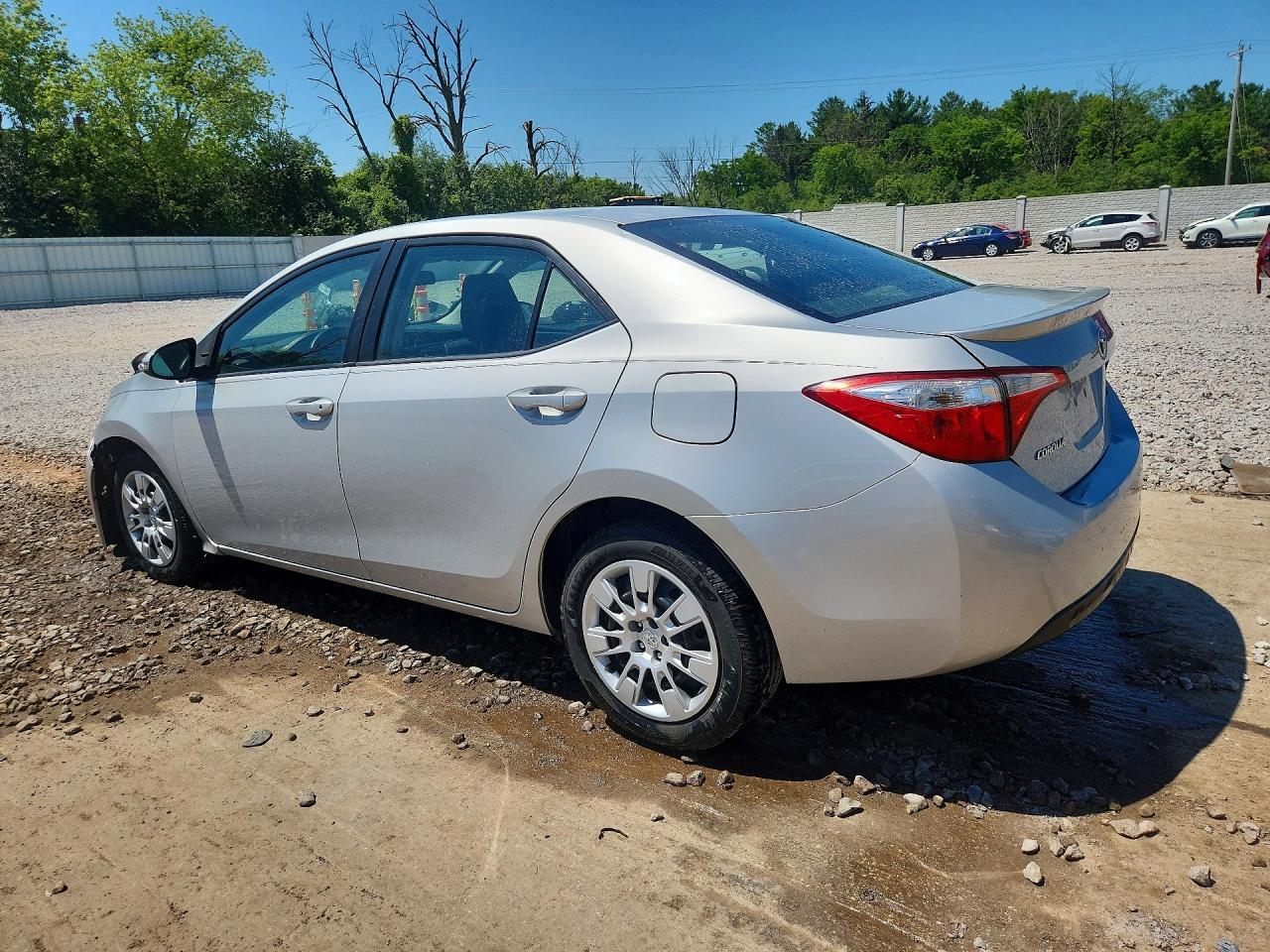 2015 Toyota Corolla S - Фото 2