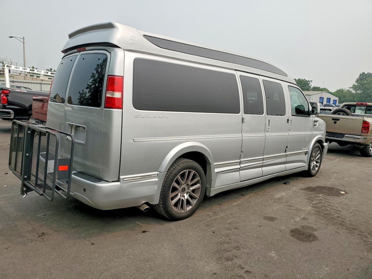 2018 Chevrolet Express G2 - Фото 3