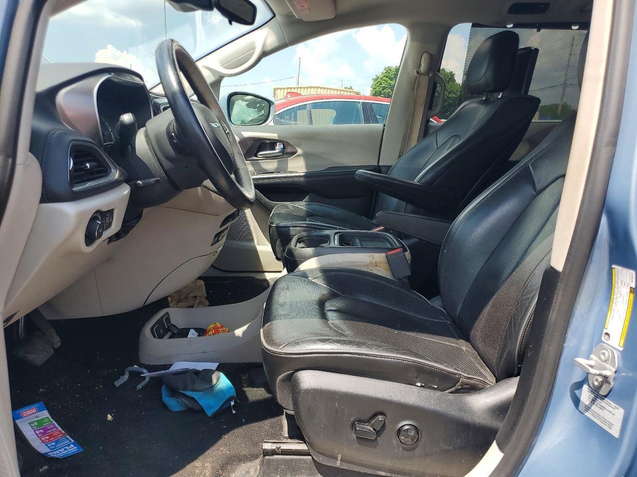 2017 Chrysler Pacifica Ehybrid Platinum - Image 7