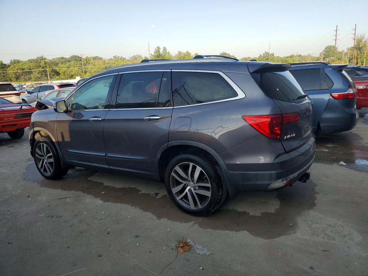 2017 Honda Pilot Elite - Фото 2