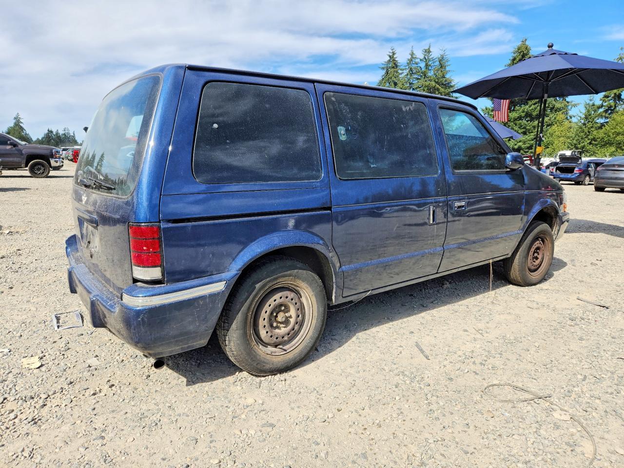 1991 Dodge Caravan - Image 3
