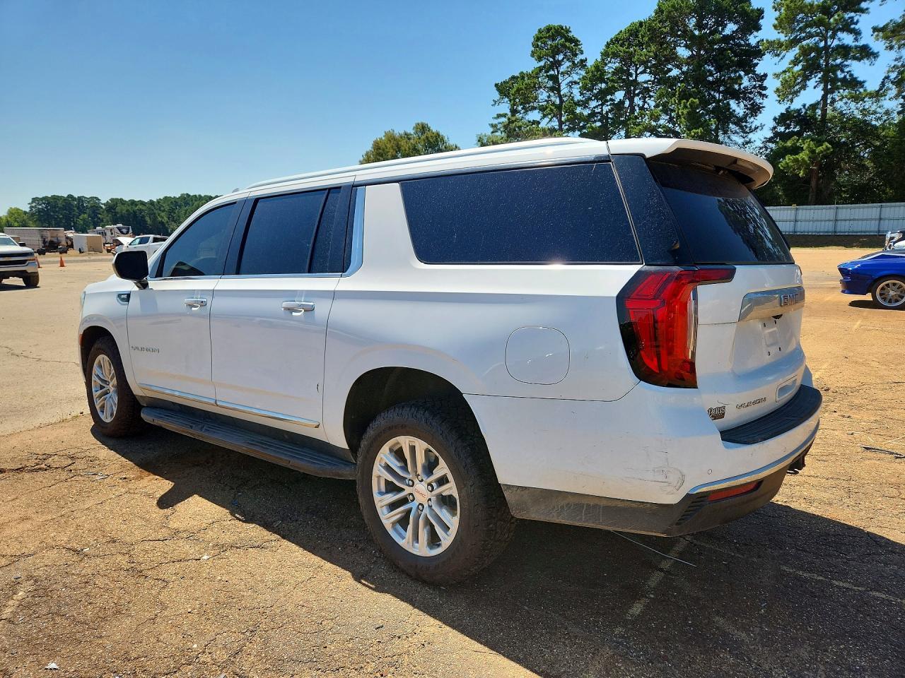 2023 GMC Yukon Xl K1500 Slt - Image 2