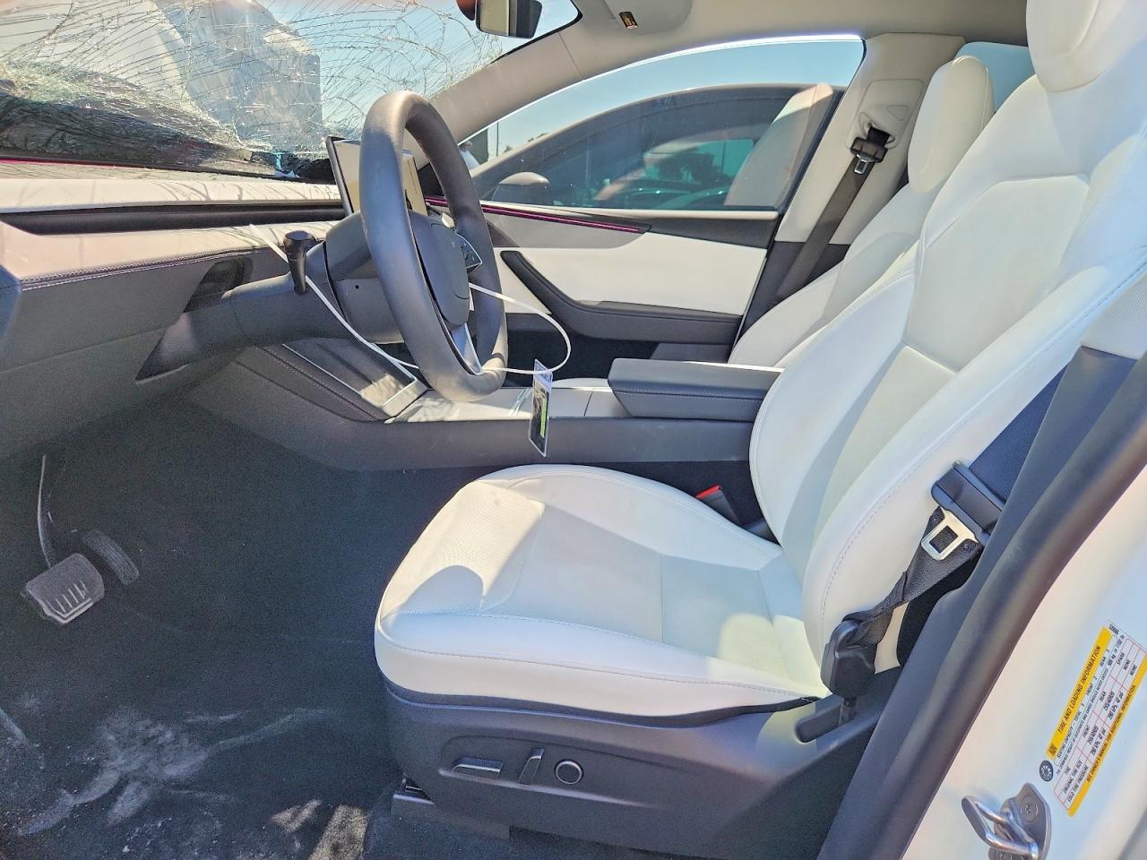 2026 Tesla Model Y - Image 7