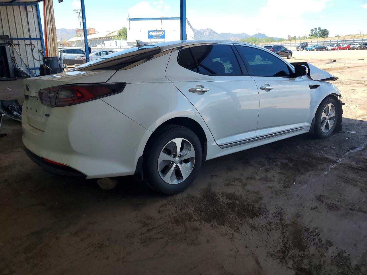 2015 Kia Optima Hybrid - Image 3