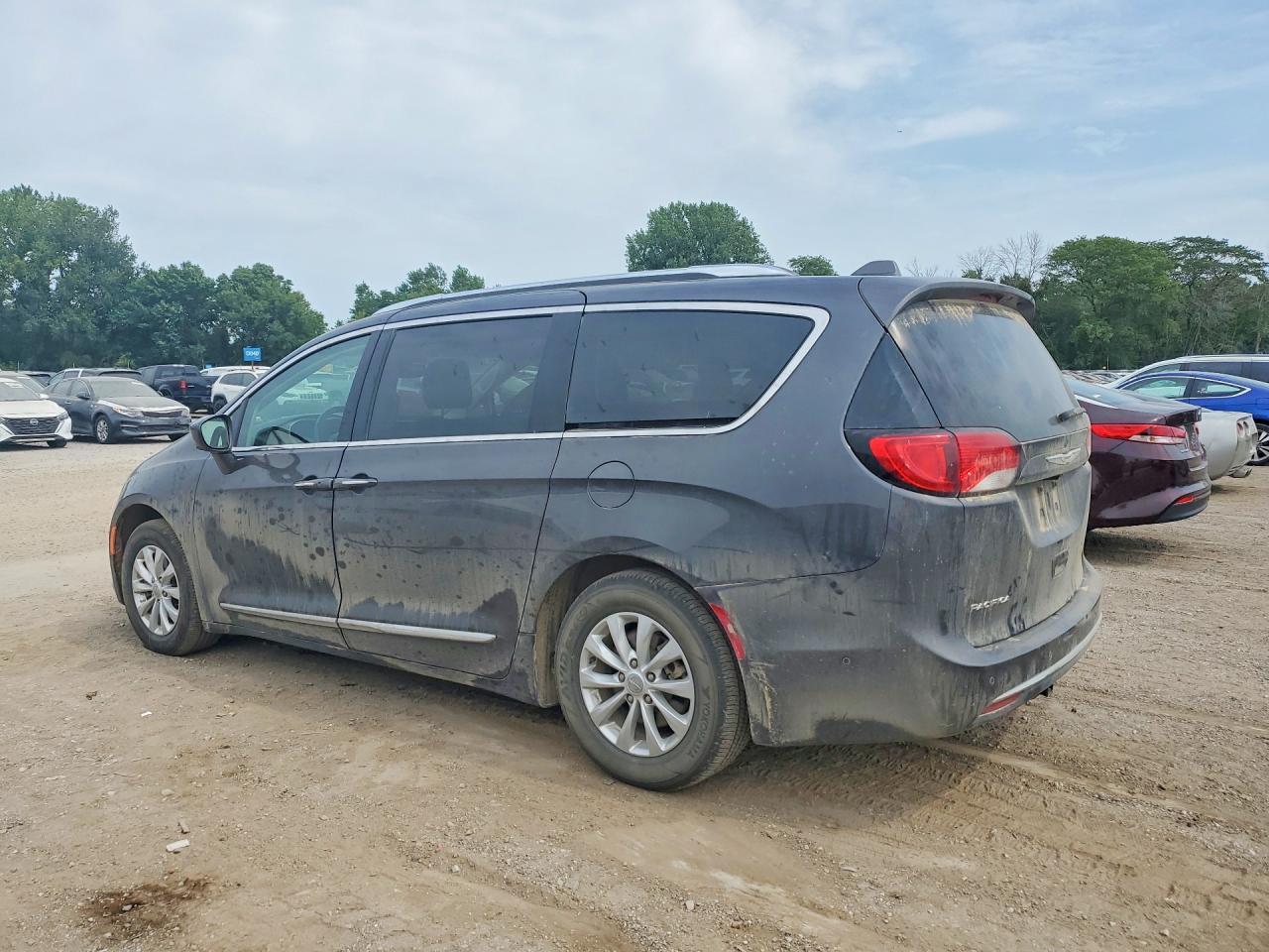 2018 Chrysler Pacifica Touring L Plus - Image 2