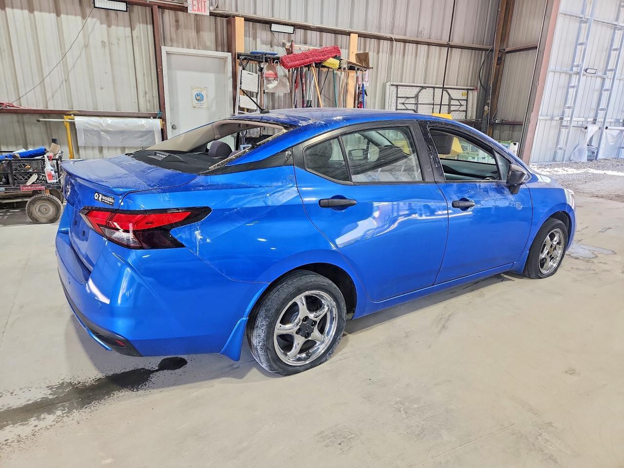 2022 Nissan Versa S - Фото 3