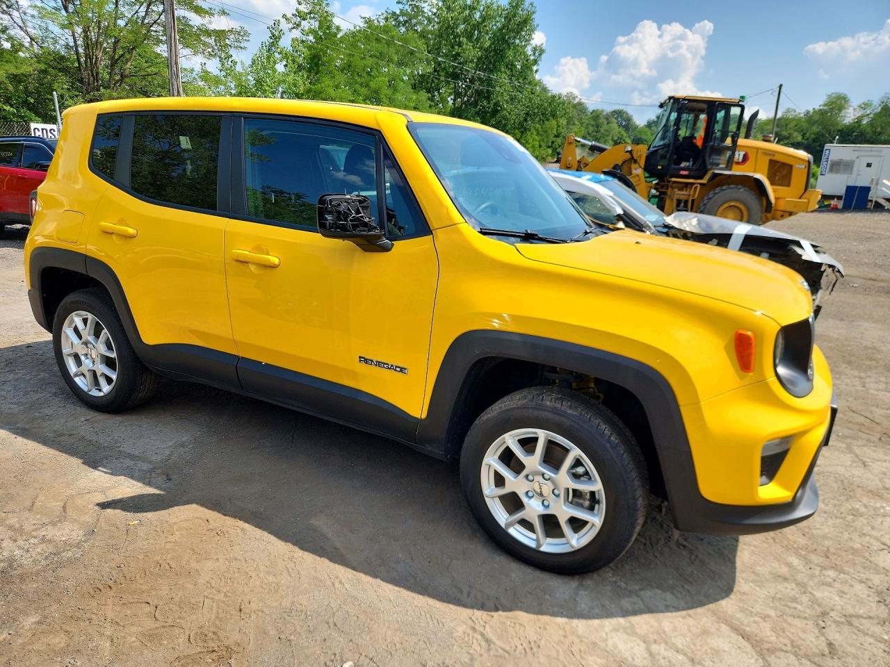 2023 Jeep Renegade Latitude - Image 4