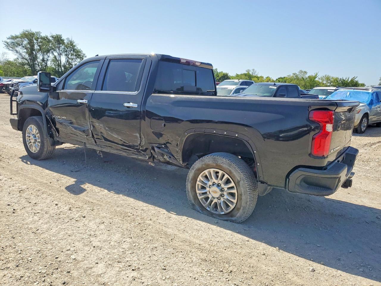 2022 Chevrolet Silverado K3500 High Country - Фото 2