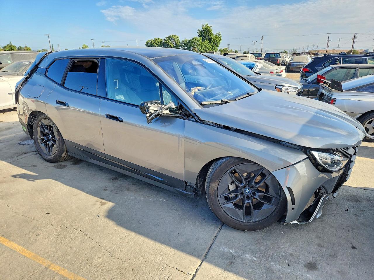 2023 BMW Ix xDrive50 - Image 4