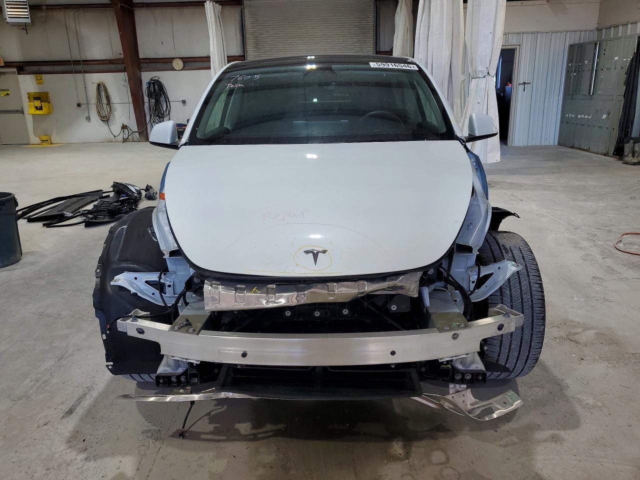 2025 Tesla Model Y - Image 5