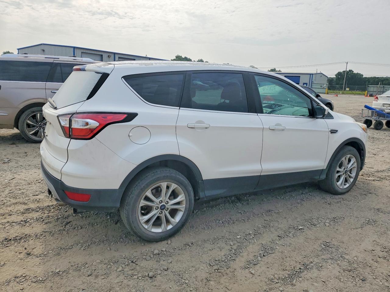 2017 Ford Escape Se - Фото 3