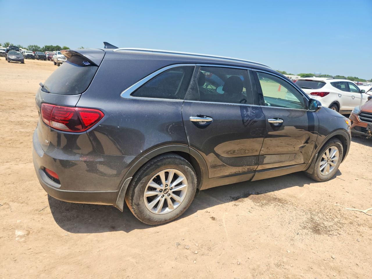 2019 Kia Sorento Lx - Image 3