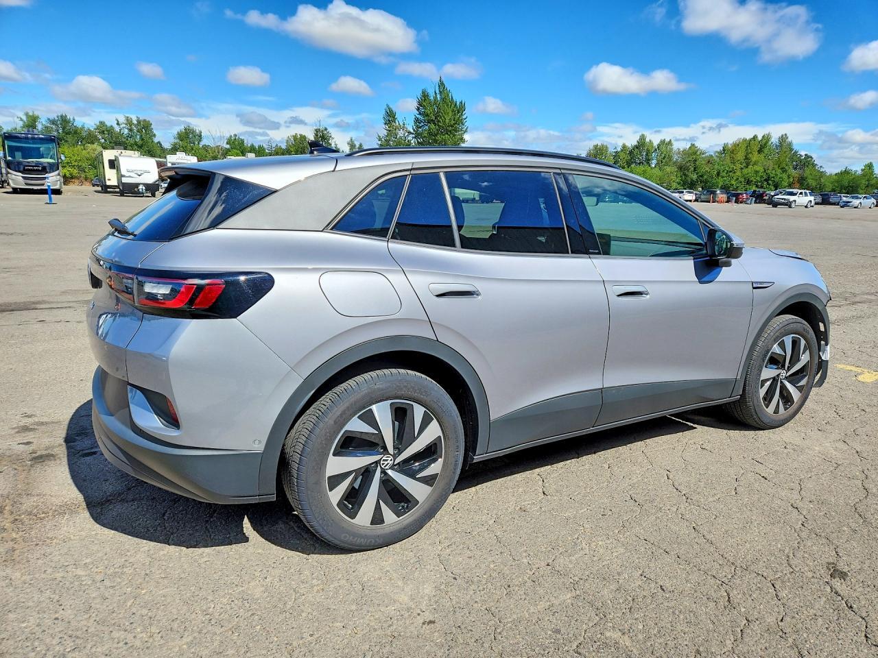 2023 Volkswagen Id.4 Pro - Image 3