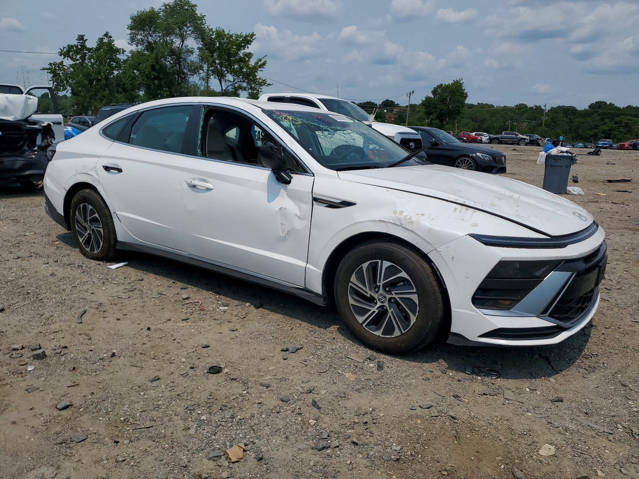2026 Hyundai Sonata Hybrid Blue - Image 4