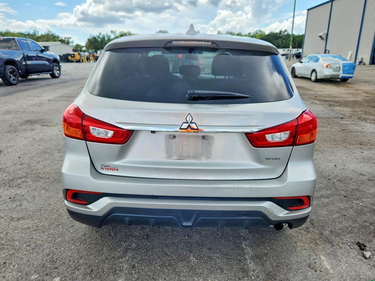 2018 Mitsubishi Outlander Sport Es - Фото 6
