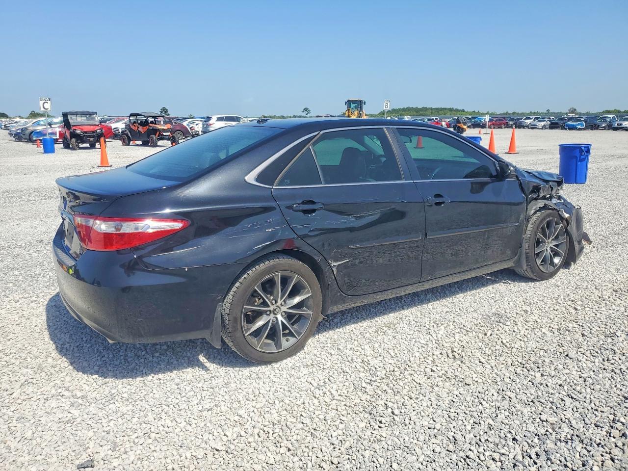 2017 Toyota Camry Xse - Фото 3